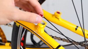 Ốc Vặn Gắn Phanh V Xe Đạp – Giá 1 Ốc