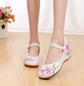 Spring New Arrival Old Beijing Cloth Shoes High Heel Women Retro Ethnic Style Embroidered Shoes Hidden Heel Antique Shoes the Han-Style Clothing Shoes Women