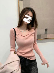 เสื้อชั้นในถักสีชมพูสำหรับผู้หญิง เสื้อสเวตเตอร์คอวีทรงสลิมฟิต เสื้อชั้นในฤดูใบไม้ร่วงปี 2025 ใหม่ เสื้อชั้นในผู้หญิงสุดเก๋