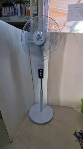 พัดลมโซล่า 12 นิ้ว 150W V1 และรุ่น 16 นิ้ว V1 พัดลมพกพาพลังงานแสงอาทิตย์ มีUSBชาร์จมือถือ ประหยัดค่าไฟ ชาร์จไฟบ้านได้ AC/DC รับประกัน 1 ปี