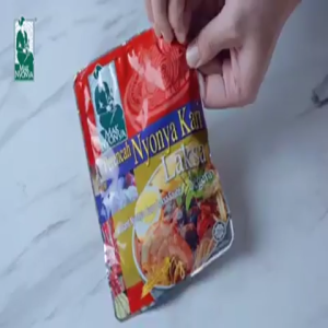 Mak Nyonya Nyonya Curry Laksa Instant Cooking Paste 200g – Authentic Malaysian Halal Laksa Sauce Easy & Quick Meal