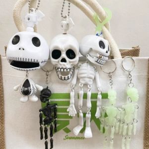 ใหม่ที่ขายดีที่สุดกะโหลกและโครงกระดูกพวงกุญแจฮาโลวีนกะโหลกกระเป๋าอุปกรณ์เสริมกับสนุก เชือกรูด สะท้อนกลับ โครงกระดูกพวงกุญแจฮาโลวีนเสน่ห์ของข