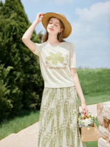 XIANGYING | Knitted Embroidered Short Sleeve Loose T-Shirt