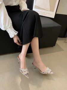 สุภาพสตรี โปร่งแสง รองเท้าแตะส้นหนาประดับเพชร ทันสมัย รองเท้าส้นสูงหัวแหลมสไตล์เทพนิยายสําหรับผู้หญิง
