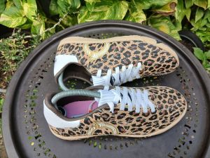 Sepatu futsal ortuseight leopard free kaos kaki