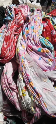 TELA STRING RETASO PANG GAWA NG DOORMAT cotton spandex cotton printed at plain colors sold per kilo....dear buyers tela mula sa pinag tabasan sa garment please manage your expectations minsan my malapad may maliit Pero sure ako na walang mugmug na halo