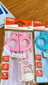 Kéo thủ công DElI 6032 - Dụng cụ học tập đa màu sắc