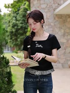Áo thun nữ cổ vuông tay ngắn tôn dáng