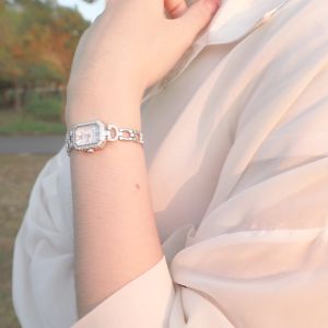 Royal Crown รุ่น 6538 นาฬิกาข้อมือผู้หญิงเล็กๆ กันน้ำ ล้อมเพชร แบรนด์เนมแท้ - Vayo Jewelry