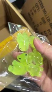 6pcs Luminous Mini Resin Frogs - Decorative Small Toy Frogs for Dollhouse Fairy Garden Aquarium Landscape Micro Prop