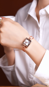 REBIRTH Jam Tangan Wantia Kasual Mode Elegan Persegi Tali Paduan Jam Cewek Kecil COD