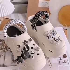 Xishop สินค้าขายดี รองเท้าแตะหัวโตแบบสวมแฟชั่น แถมฟรีตัวติดการ์ตูนลายน่ารัก รุ่นนี้พร้อมส่ง สีสันสวยสะดูดตา ซื้อที่สุดในการออกกำลังกาย กระทู้ถือเพื่อนซื้อ