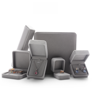 กล่องใส่เครื่องประดับสีเทา C&K สไตล์เรียบง่าย ผ้าขนแกะ กล่องใส่แหวน ต่างหู เครื่องประดับ กล่องเก็บของ กล่องบรรจุภัณฑ์ของขวัญ