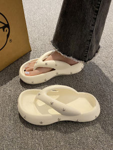 รองเท้าแตะส้นหนาแบบสวมสบายสำหรับผู้หญิงในช่วงฤดูร้อน รองเท้าแตะแบบสวมสบายสำหรับกลางแจ้ง รองเท้าแตะพื้นนุ่ม กันลื่น สไตล์ Y2K ประดับดาว รองเท้าแตะชายหาดอเนกประสงค์