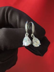 Diamcity (Free Gra Certificate) Anting-anting Terlaris Platinum Fashion Moissanite