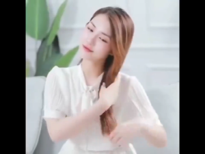 Hair Essence Oil Treatment Rambut Hair Essence Pelembut Rambut Hair Repair Oil Perawatan Rambut Memperbaiki Akar Rambut yang Keriting 100ml