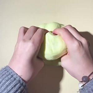 TEKANAI | Expandable Big Bucket Cherry-Colored Slime Putty