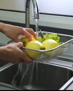 Rổ lưới inox hình chữ nhật có chân thoát nước đủ kích thước - bộ rổ inox 304 cao cấp không rỉ