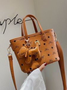 Fashionable Korean Style Womens Bucket Handbag Simple Casual Versatile Single Shoulder Crossbody Bag Retro Zipper Soft PU Leather