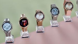 New Fashion Bluetooth Call Smart Watch Women Physiologic Function Sports Bracelet Waterproof Custom Dial Smartwatch Ladies