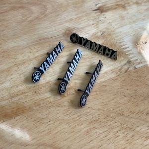 Tem Loa Yamaha nhôm loại nhỏ giá 1 cái | chữ yamaha gắn loa logo yamaha gắn loa.