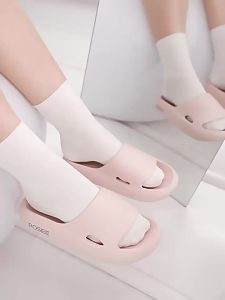 รองเท้าแตะ Puxi Little Cheese สำหรับผู้หญิง หนา อาบน้ำ ฤดูร้อน 2026 รองเท้าแตะในบ้านแบบเงียบและไม่ลื่น EVA