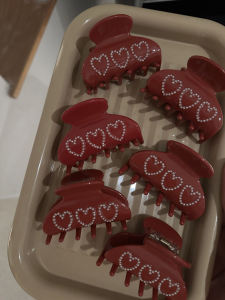 Elegant Red Diamond Clip Simple Stylish Hair Accessories Vintage Heart Shape Perfect for Updo Hairstyling Luxury Feel