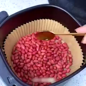 Giấy Lót Nồi Chiên Không Dầu Lò Vi Sóng Hình Vuông Chịu Nhiệt Thấm Dầu Famistar