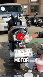 NARESH Shampo and Wax - Shampo Cuci Mobil Motor Membersihkan dan Mengkilapkan 500ml