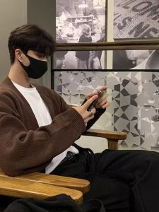 Áo Len Cardigan Nam Dáng Rộng Dài Tay Cổ Chữ V Màu Trơn Phong Cách Hàn Quốc Cao Cấp Áo Khoác Ngoài Mùa Thu Đông Áo Len Dệt Kim