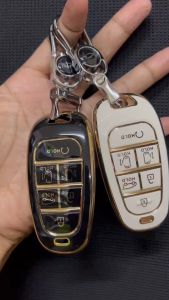 เคสรีโมทรถ 2022 Hyundai STARIA ดำเงากับเส้นสีทอง และเส้นสีขาว รูปทรงหรู (Black Gold-Line TPU Key Case)