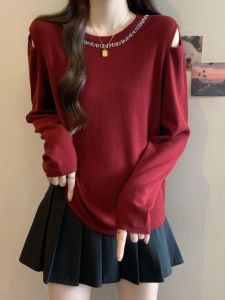 เสื้อสเวตเตอร์ถักสีแดง ทรงหลวม แขนยาว คอกลม สำหรับผู้หญิง ฤดูใบไม้ร่วง 2024 เสื้อชั้นในสไตล์ฝรั่งเศส คอกลม แขนกุด