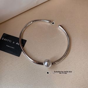CAFFTI | Minimalist OT Buckle Luxury Pearls Bracelet
