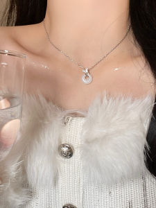 Silver Plated Copper Butterfly Necklace Womens Style Sweater Chain Safety Buckle Choker Fashionable Luxury Minimalist Pendant Jewelry