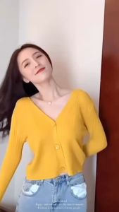 สไตล์เกาหลี เสื้อคลุมไหมพรม แขนยาวสไตล์อเนกประสงค์คอสวมใส่สบายจัดส่งที่รวดเร็ว