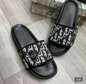 Dép quai ngang nam nữ dép B R nhiều màu quai xé nhám in 3D đế cao xu cao cấp siêu êm chân chống trơn chượt hàng mới về.