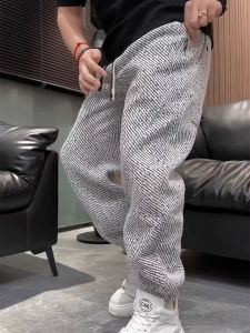 กางเกงลำลองผู้ชายฤดูหนาวใหม่ กางเกงขายาวทรงหลวมเอวยางยืดผ้าขนแกะหนา ทรงหลวม สไตล์ลำลอง เทรนด์แฟชั่น คู่รัก กางเกงวอร์มขาสั้น