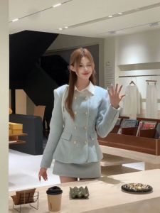 เสื้อสูทตัวนอกผ้าวูลสีทองดูแพงสไตล์ชาแนลไซส์ใหญ่ชุดกระโปรงคลุมสะโพกแบบสวยหวานออริจินัลใส่ช่วงฤดูใบไม้ร่วงและฤดูหนาวสำหรับผู้หญิง