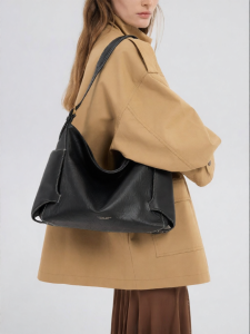 VANESSA HOGAN | Floral Embossed Full-grain Leather Large Capacity Hobo Bag