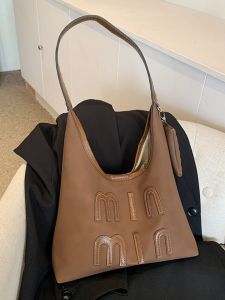 Stylish Commuter Tote Bag Large Capacity Casual Underarm Bag for Students And Youth On-The-Go Trendy Single Shoulder Bag