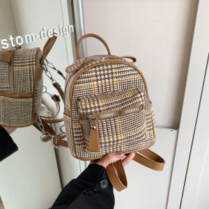 Versatile College Style Womens Backpack 2024 New Plaid Pattern Dual-Shoulder Bag for Class Fashionable Street Trend Small Size