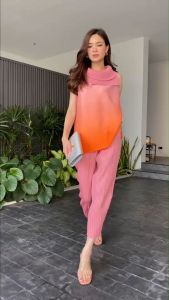 ชุดเซตผ้าอัดพลีท คุณภาพแน่นๆ งาน AA Premium 💫 เสื้อแขนกุด แพตเทิร์น A Line ทรงคอปกซ้อน 2 ชั้น ไล่เฉดสีทูโทน เกร๋กู๊ดมว้ากกกกก กางเกงเอวสมอค อัดพลีส ยืดหยุ่นได้เยอะ 👏🏻 ทรงจินนี้ พองๆ ใส่สบายสุดๆ สวย หรู ดูดี ใส่งามมากกกก ใส่ไปออกงาน หรือ ไปเที่ยวไหนก