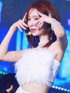 Aespa Womens Team Liu Zhimin Korean Dance Jazz Costume Performance Song-Promotion Costume White Fur Tube Top Skirt Outfit