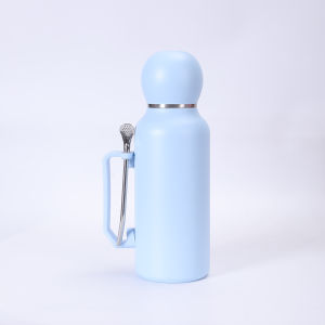 ถ้วยรถแบบพกพาและเรียบง่ายพร้อมช้อน ถ้วยจับสีทึบความจุขนาดใหญ่ ถ้วยสแตนเลสกลางแจ้งฉนวนสองชั้น