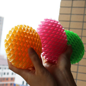 3D in Print Stress Relief Carrot Knife Extendable Sculpture Toy Elastic Net Toy Creative Prank Toy for All Ages Universal Toy