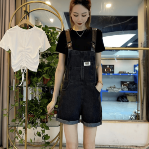 กางเกงยีนส์ทรงหลวมสำหรับผู้หญิง กางเกงขาสั้นทรงตรงลำลอง ฤดูร้อน 2025 กางเกงขายาวเอวสูงพร้อมกระเป๋าหลายช่อง