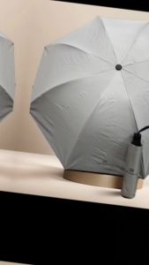 พร้อมส่ง ร่มกันแดด กันฝน ร่มยูวี ลายสีพื้น ข้างในตัวร่มและด้ามจับเป็นสีดำ ยูวี ร่มพับ3ตอน (ไม่ใช่อัตโนมัติ)