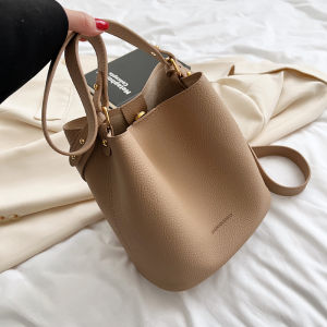 High-End Womens Soft Leather Bucket Bag Shoulder Commuter Fashion Simple Stylish Mother-Child Handbag PU Material Magnetic Buckle