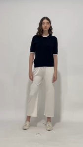 Blus Rajut Geometris Hitam dengan renda trim dan leher U