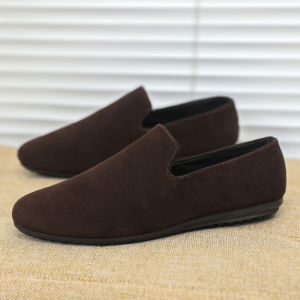 รองเท้าลำลองผู้ชาย ฤดูร้อน 2025 รองเท้าสวมขับรถแบบใหม่ สไตล์อังกฤษ รองเท้าสวมสบายระบายอากาศได้ดี รองเท้า Loafers สำหรับผู้ชาย